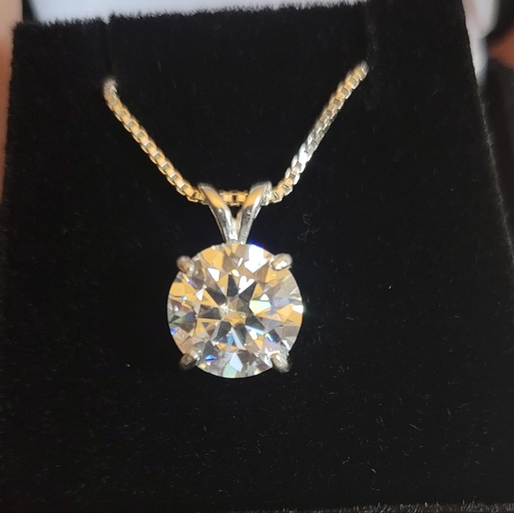 Jewelry - New 3ct Beautiful Moissanite Diamond Pendant With A Chain